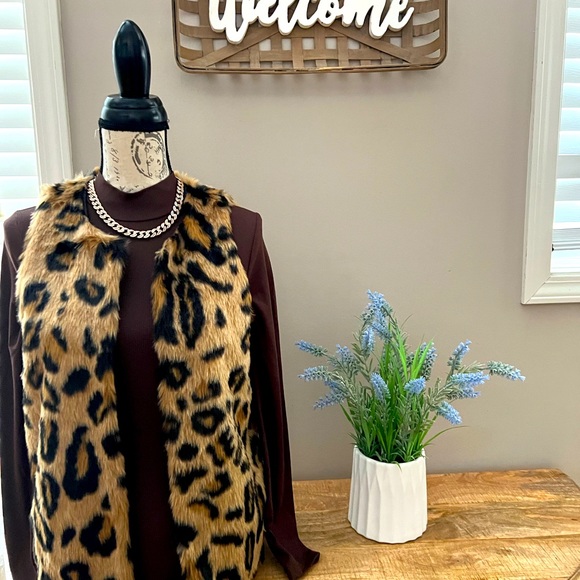 Romeo & Juliet Couture | Jackets & Coats | Romeo Juliet Cheetah Vest ...